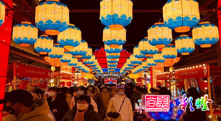 自貢燈會的創(chuàng)新精神不囿于傳統(tǒng)，不斷超越自我